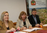 Podpisano umowę na remont drogi przy ul. Zarębki w Limanowej.  - zdjęcie główne
