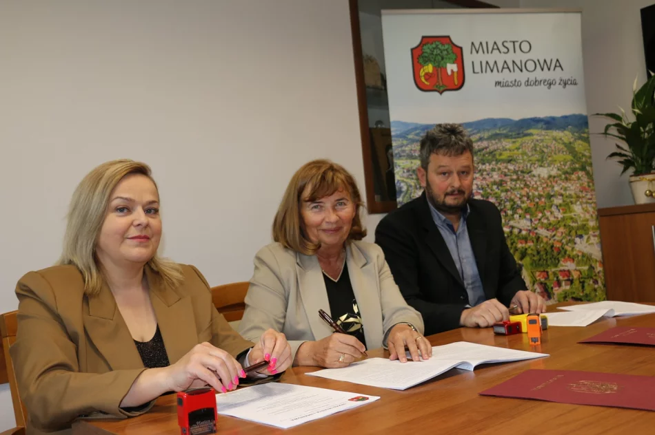 Podpisano umowę na remont drogi przy ul. Zarębki w Limanowej.  - zdjęcie 2