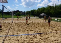 Rywalizacja szkół średnich w siatkówce plażowej rozstrzygnięta - zdjęcie główne
