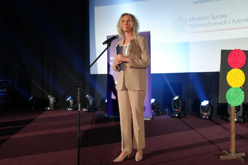 Limanowska szkoła odebrała nagrody za zwycięstwo w „odblaskowym" konkursie - zdjęcie 6