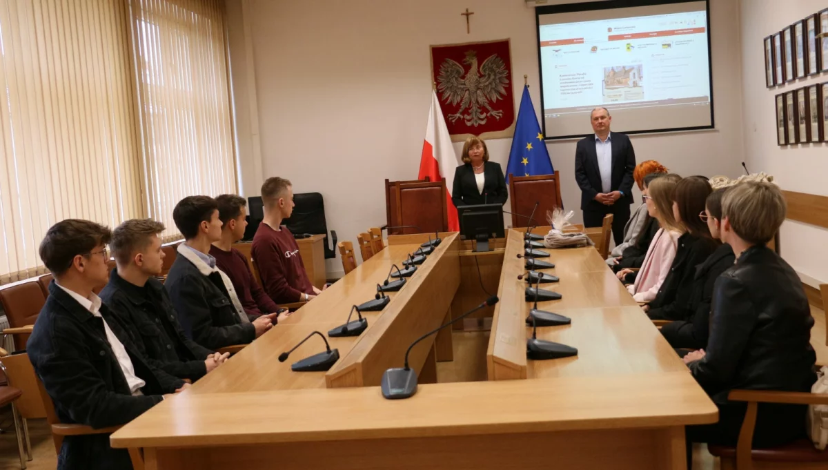 Uczniowie odwiedzili magistrat/fot.: UM Limanowa