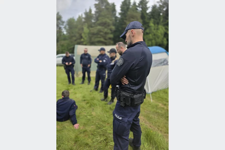 Klasy policyjne uczestniczą w obozie szkoleniowym - zdjęcie 4