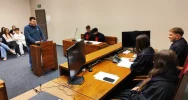 Uczniowie „Ekonoma” w roli sędziów, prokuratorów, obrońców, świadków i oskarżonych - zdjęcie 3