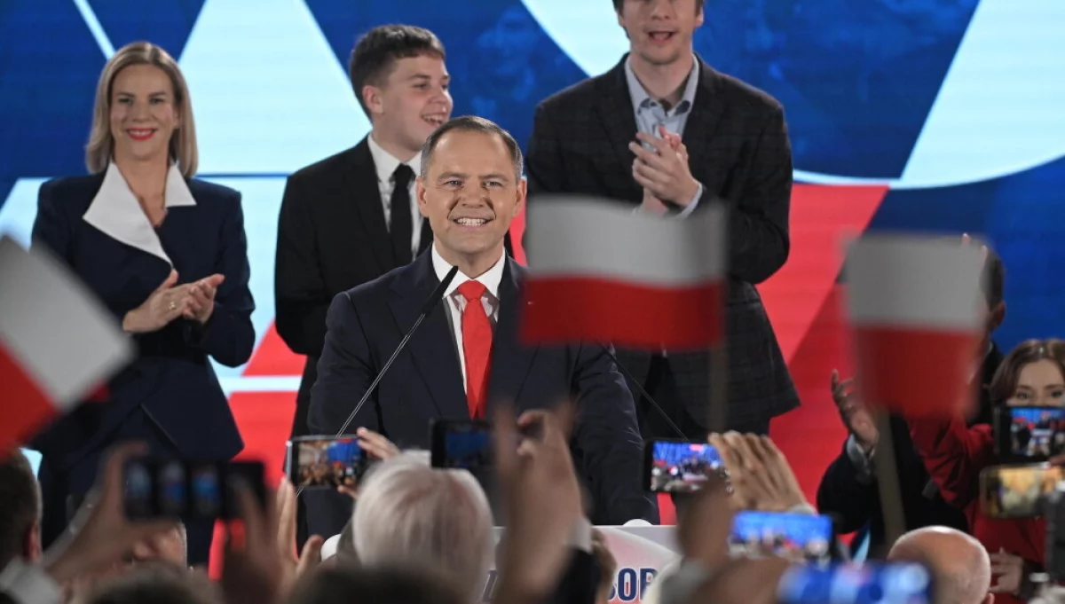 Exit poll: wyborcy Mentzena i Brauna za Nawrockim, Hołowni, Biejat i Zandberga - za Trzaskowskim