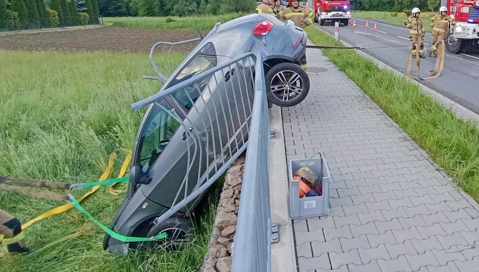 Groźnie wyglądające zderzenie trzech pojazdów - zdjęcie 1
