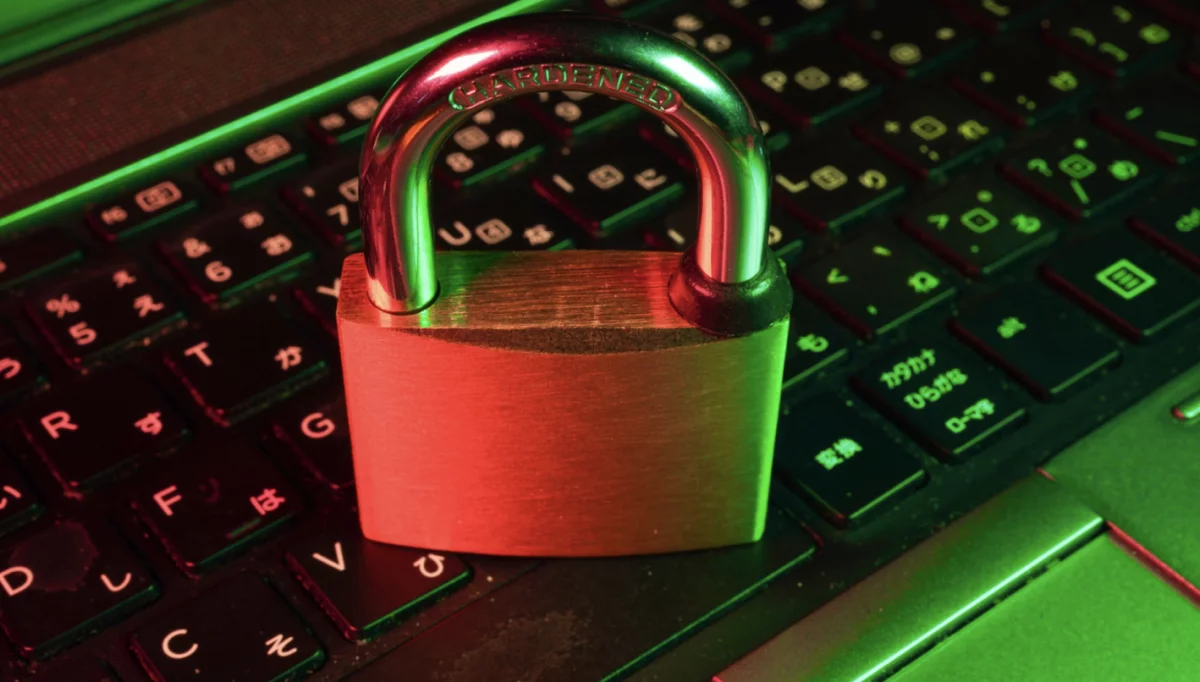 https://unsplash.com/photos/red-padlock-on-black-computer-keyboard-mT7lXZPjk7U
