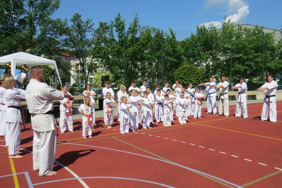 Odbył się Piknik Rodzinny „Jedynki” - zdjęcie 7
