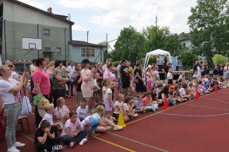 Odbył się Piknik Rodzinny „Jedynki” - zdjęcie 11