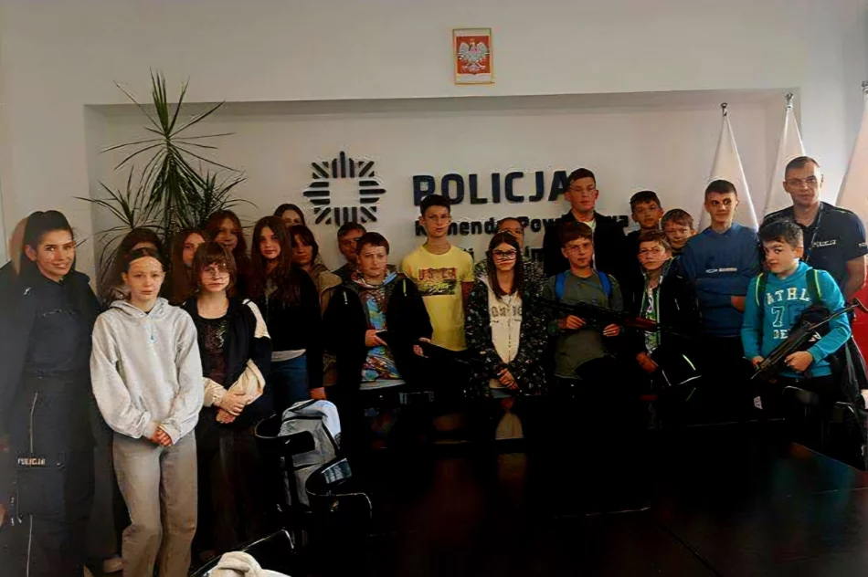 Uczniowie poznali pracę limanowskich policjantów - zdjęcie 2
