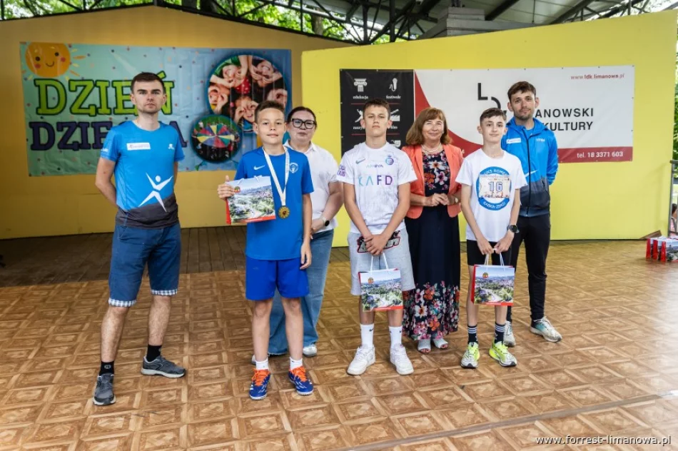 Jubileuszowy X Bieg Osiedlowy z rekordową frekwencją 216 dzieci! - zdjęcie 11