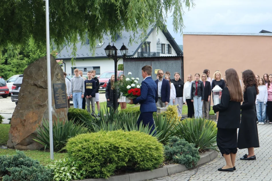 Rajd upamiętnił niezłomnych nauczycieli i uczniów - zdjęcie 3