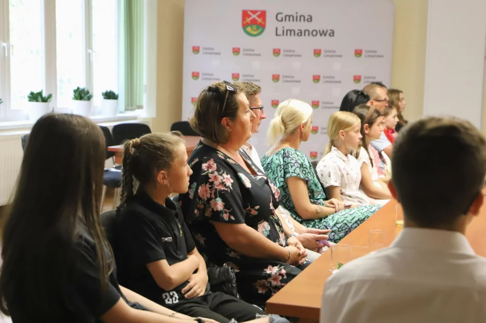 Wręczenie Nagród Wójta Gminy Limanowa za wysokie osiągnięcia sportowe w 2024r. - zdjęcie 13