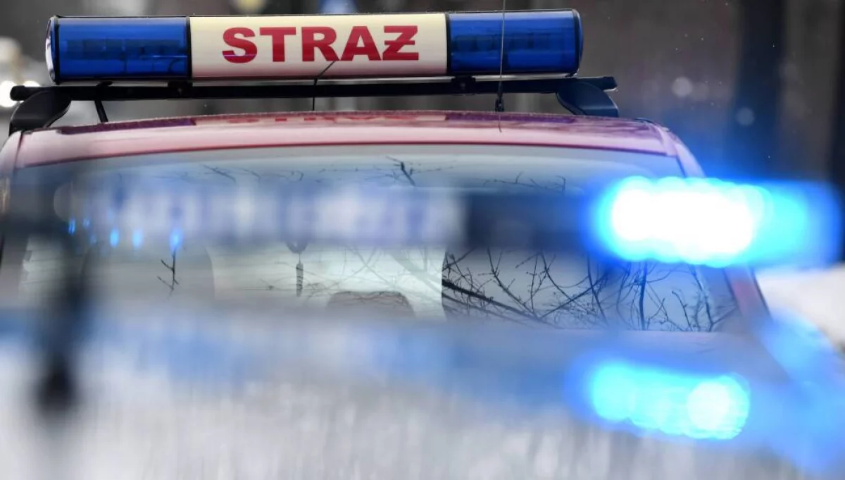 Mężczyzna zabarykadowany w mieszkaniu - w rękach policji; przebywa w szpitalu