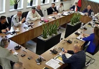 Referendum ws. uchodźców zawieszone. Relokacja wstrzymana, ośrodki mają być wygaszone - zdjęcie główne