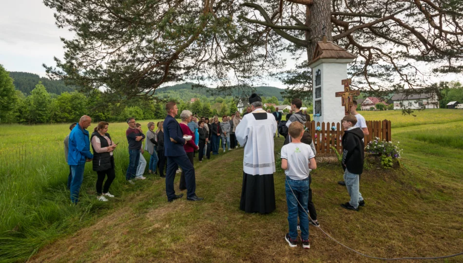 Poświęcenie odrestaurowanej kapliczki  - zdjęcie 1
