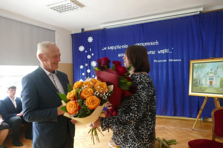 Uroczyste spotkanie z Krystyną Suchodolską-Olchawą w Szkole Podstawowej w Młynnem - zdjęcie 4