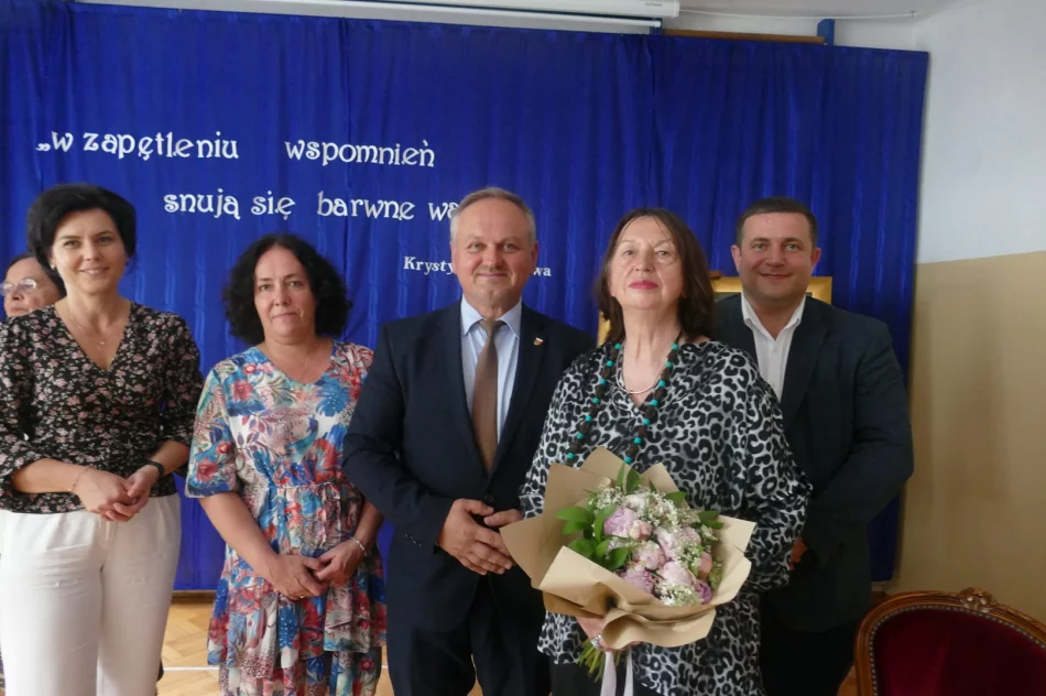 Uroczyste spotkanie z Krystyną Suchodolską-Olchawą w Szkole Podstawowej w Młynnem - zdjęcie 12