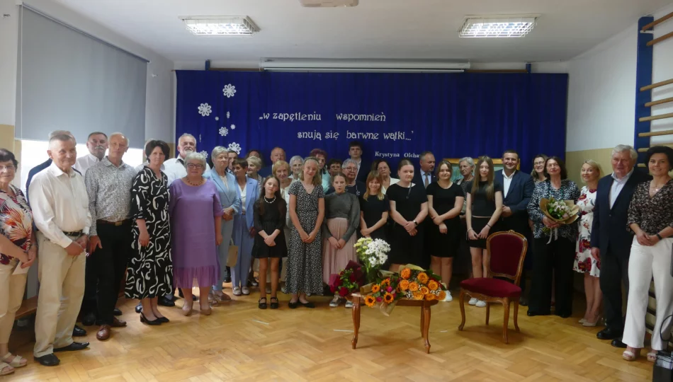 Uroczyste spotkanie z Krystyną Suchodolską-Olchawą w Szkole Podstawowej w Młynnem - zdjęcie 1