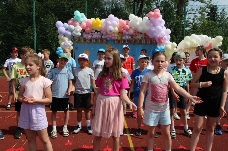 Rodzinny Piknik 2025 w ZSP Nr 4 – święto radości, integracji i emocji - zdjęcie 18