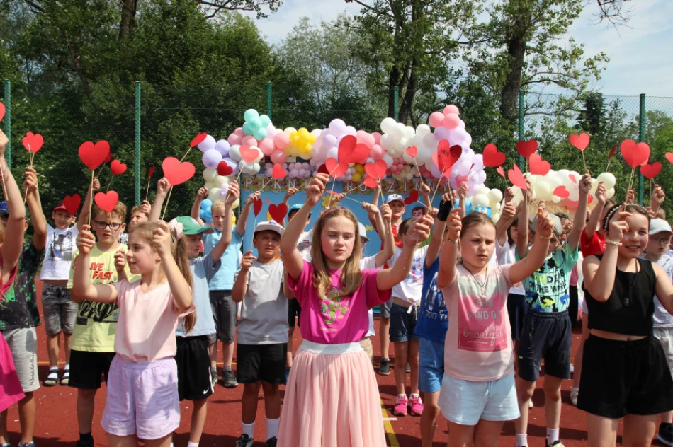 Rodzinny Piknik 2025 w ZSP Nr 4 – święto radości, integracji i emocji - zdjęcie 19