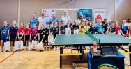 Wspaniały występ zawodników UKS „Płomień” podczas Indywidualnych Mistrzostw Województwa Skrzatów w tenisie stołowym - zdjęcie 3