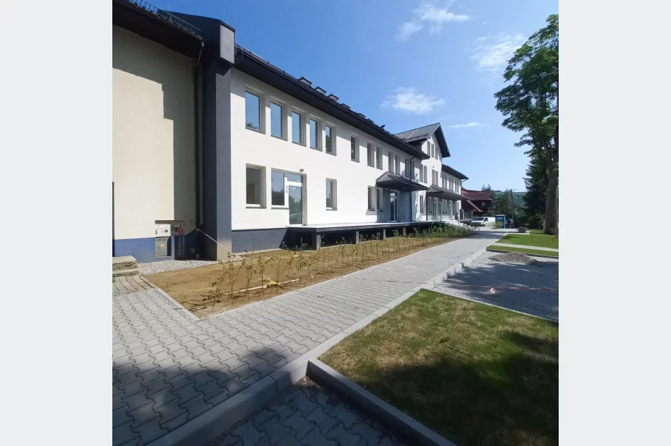 Gmina Niedźwiedź udostępnia atrakcyjną nieruchomość pod działalność medyczną – planowany przetarg - zdjęcie 7