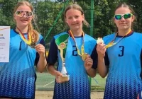 ZŁOTO I AWANS OGÓLNOPOLSKI dla siatkarek plażowych „JEDYNKI”! - zdjęcie główne
