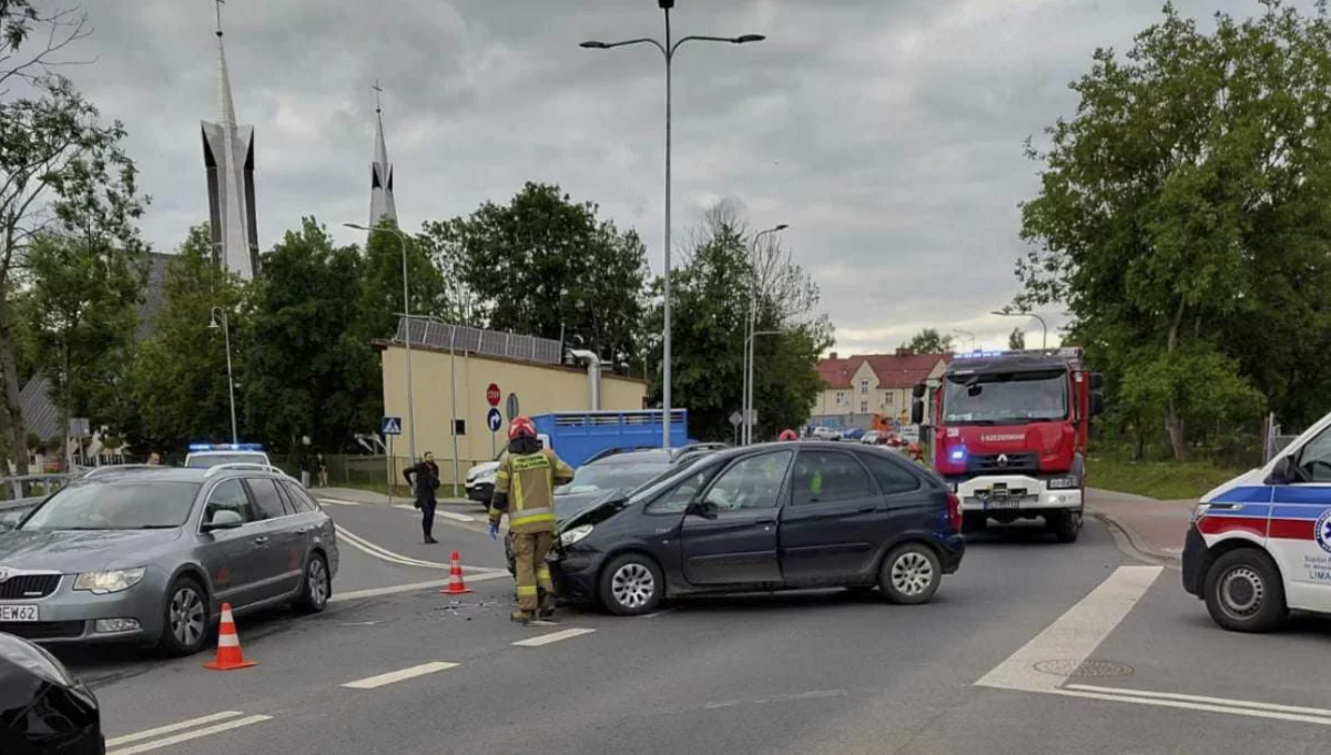 Zderzenie dwóch samochodów