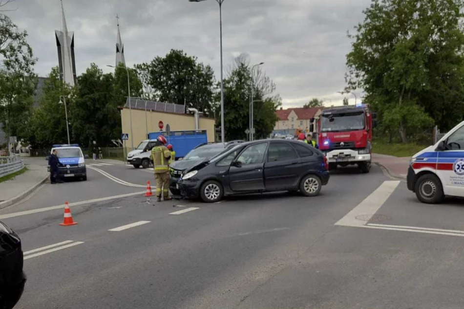 Zderzenie dwóch samochodów - zdjęcie 4
