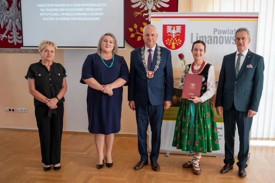 Nagrody za działalność kulturalną wręczone (ZDJĘCIA) - zdjęcie 14