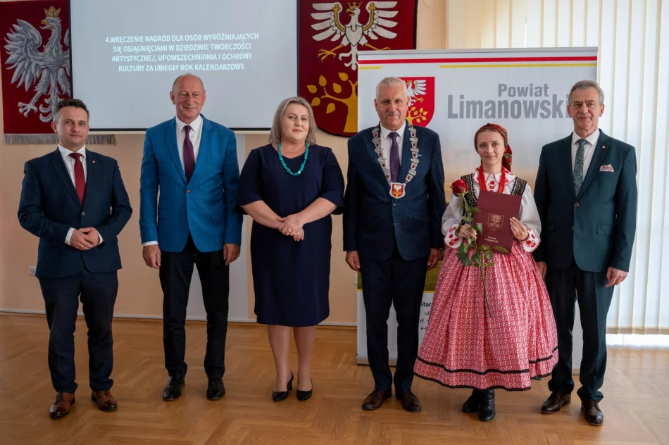 Nagrody za działalność kulturalną wręczone (ZDJĘCIA) - zdjęcie 18