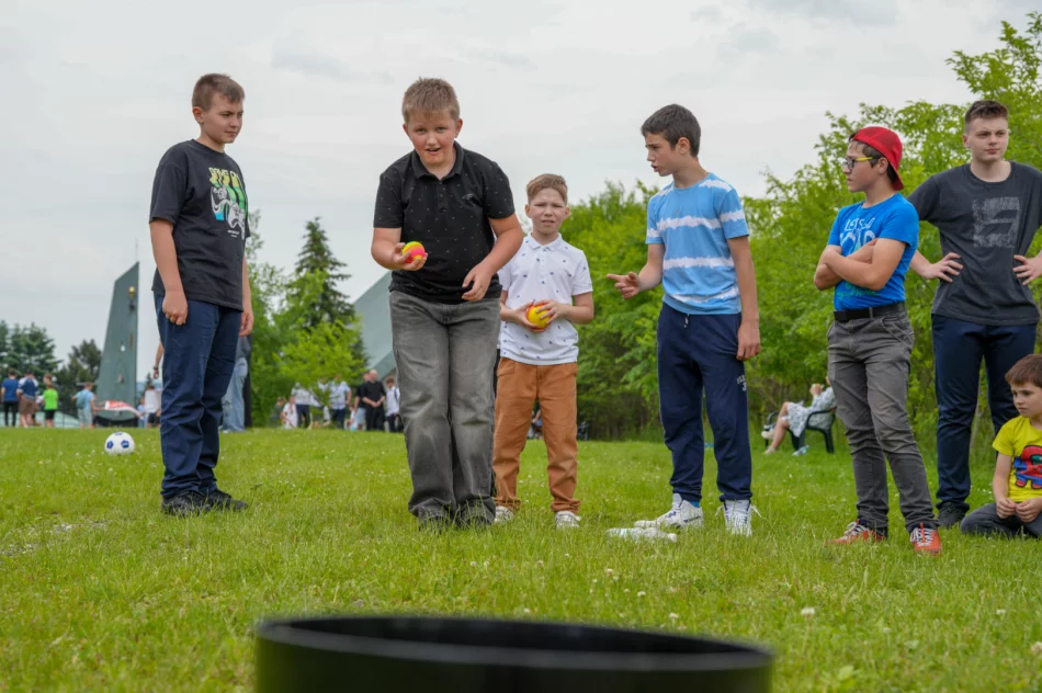 Ministranci i lektorzy z całej diecezji spotkali się na Limanowszczyźnie (ZDJĘCIA) - zdjęcie 16