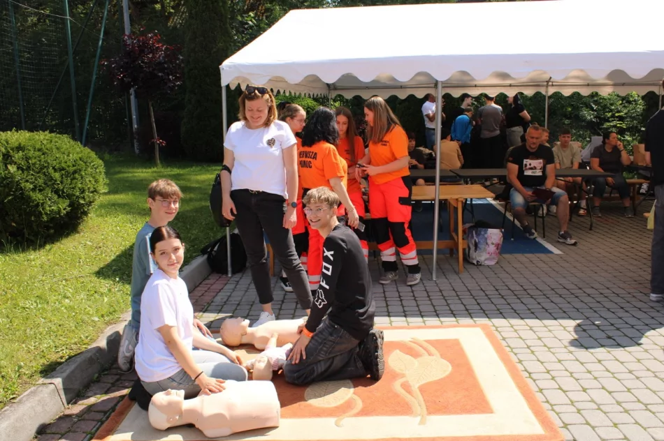 „Ratuj z klasą” międzyszkolne zawody pierwszej pomocy - wyniki - zdjęcie 19