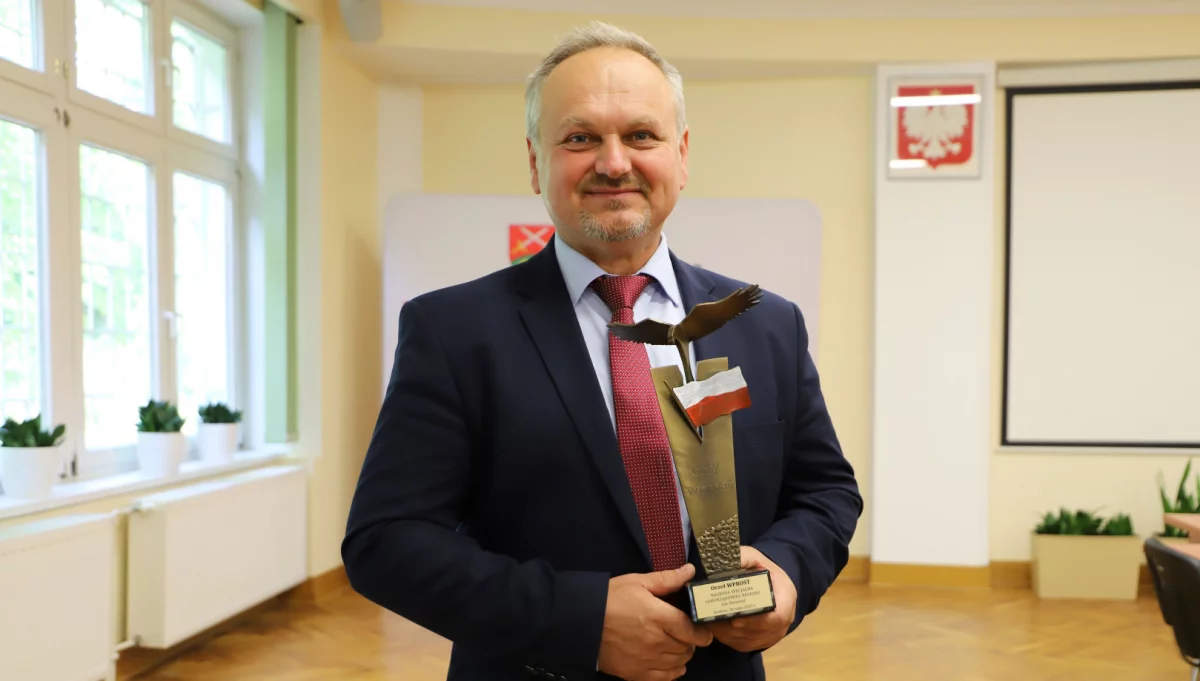 Jan Skrzekut wójt gminy Limanowa nagrodzony za działalność dla rozwoju regionu
