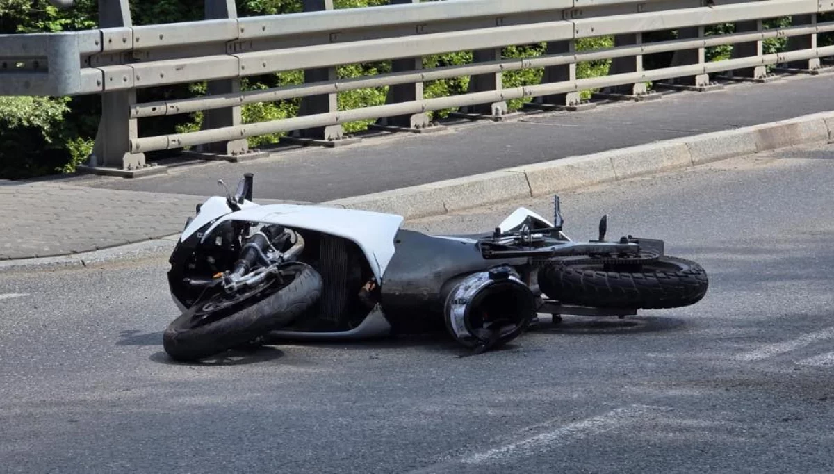 17-letni motocyklista w szpitalu
