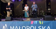 Park Miejski w Limanowej tętnił radością! Piknik „Rodzina w Centrum” z Zespołem Pectus zachwycił tłumy! - zdjęcie 4