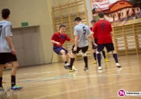 Piłkarska rywalizacja z pomocą charytatywną - zdjęcie główne