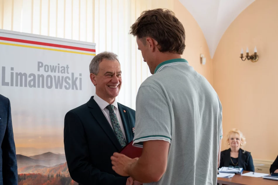 Sportowcy z Limanowszczyzny uhonorowani podczas sesji  - zdjęcie 12