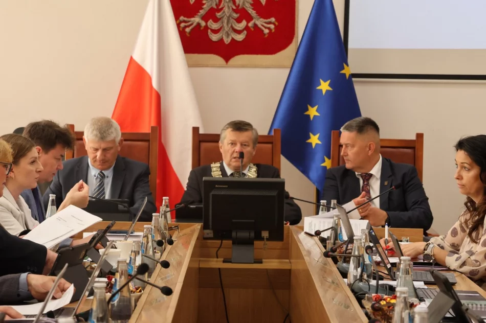 Absolutorium i wotum zaufania dla Burmistrz Miasta Limanowa! - zdjęcie 7