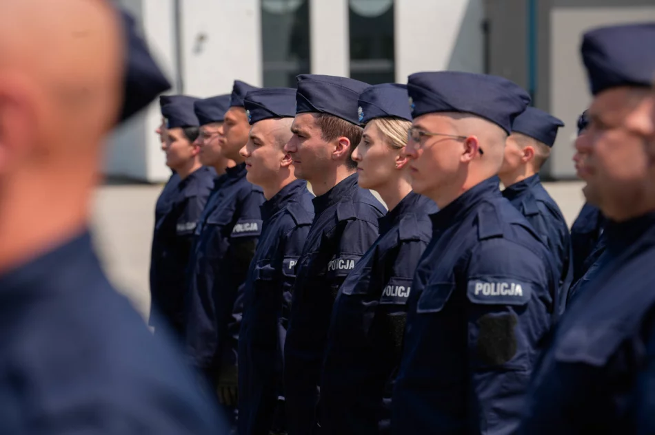 Nowi funkcjonariusze w Małopolsce - ślubowało 74 policjantów - zdjęcie 8