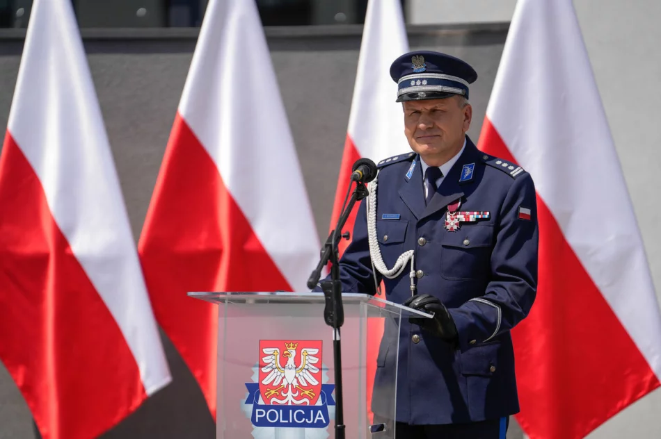 Nowi funkcjonariusze w Małopolsce - ślubowało 74 policjantów - zdjęcie 20