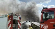 40 strażaków w akcji, poparzony mężczyzna trafił do szpitala - zdjęcie 4
