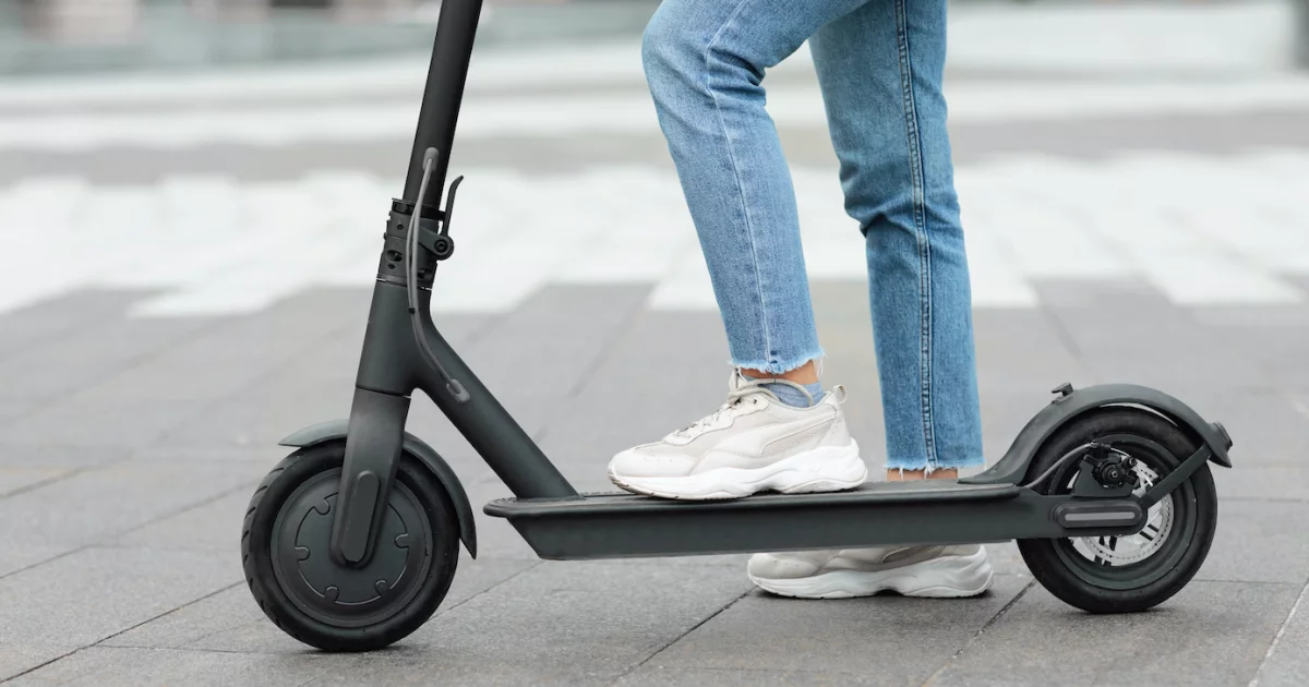 Pijana 25-latka przewróciła się na hulajnodze - 2,5 tys. zł mandatu