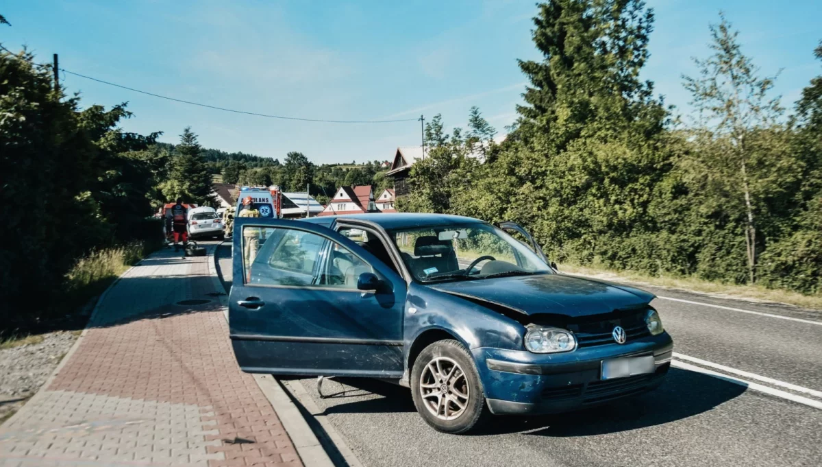 Wypadek na DK 28/fot.: OSP Mszana Dolna