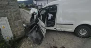 Groźny wypadek, kierowca miał wypaść z pojazdu - jest w ciężkim stanie - zdjęcie 2