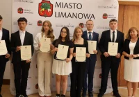Inauguracyjna sesja - pierwsze obrady młodych radnych (ZDJĘCIA) - zdjęcie główne
