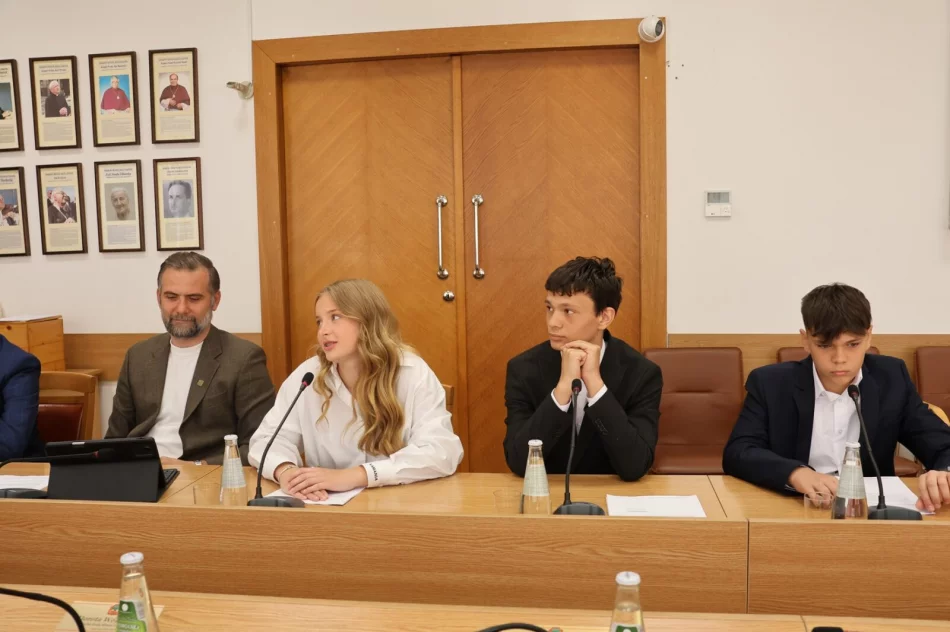 Limanowa rozpoczyna nowy rozdział! Inauguracja Młodzieżowej Rady Miasta - zdjęcie 9
