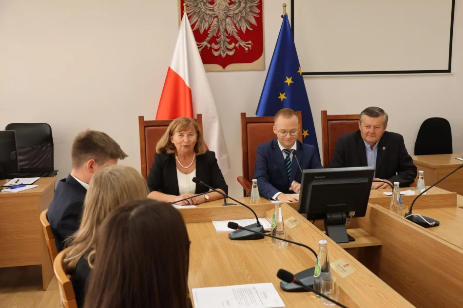 Limanowa rozpoczyna nowy rozdział! Inauguracja Młodzieżowej Rady Miasta - zdjęcie 17