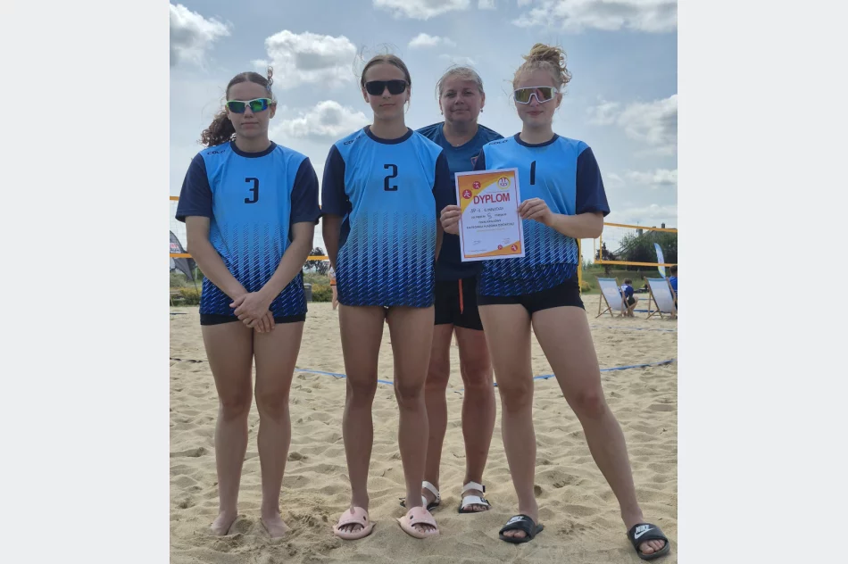 Finał Krajowy w Siatkówce Plażowej w kat. Igrzysk Młodzieży Szkolnej z udziałem dziewcząt z „Jedynki” - zdjęcie 6