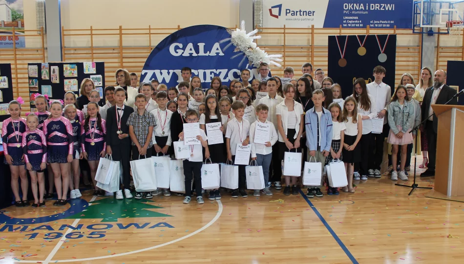 Gala Zwycięzców – święto 60-lecia Szkoły Podstawowej Nr 3 - zdjęcie 1